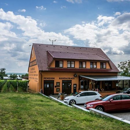 Penzion S Restauraci Na Furhaple Sakvice Exterior photo
